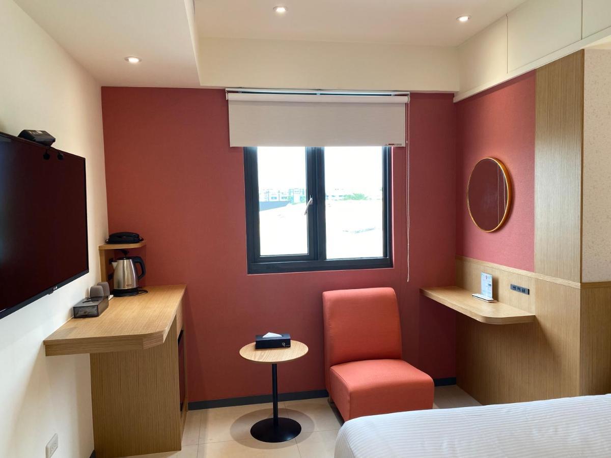 Fu Kuang Hotel Pingtung Экстерьер фото